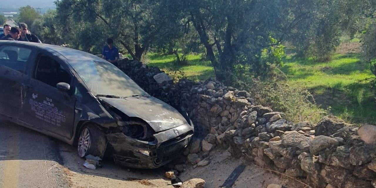 Bozdoğan’da Sürücü Kursu Aracı Kaza Yaptı: 2 Yaralı