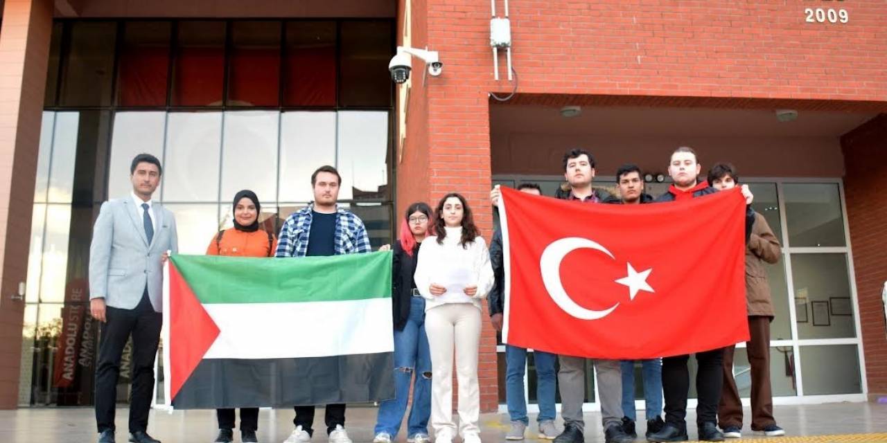 Anadolu Üniversitesi Öğrenci Kulüplerinden Filistin’e Destek Açıklaması