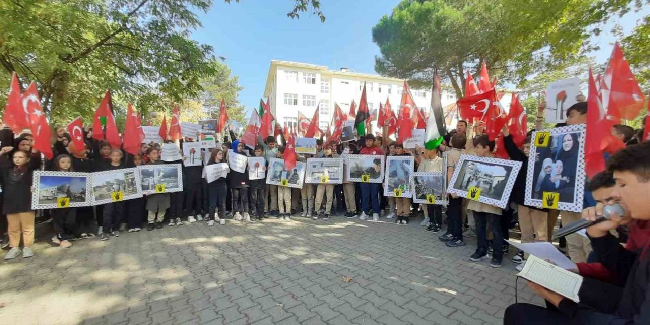 Şehit Osman Er Anadolu İmam Hatip Lisesi Öğrencileri İsrail’in Gazze’ye Saldırılarına Tepki Gösterdi