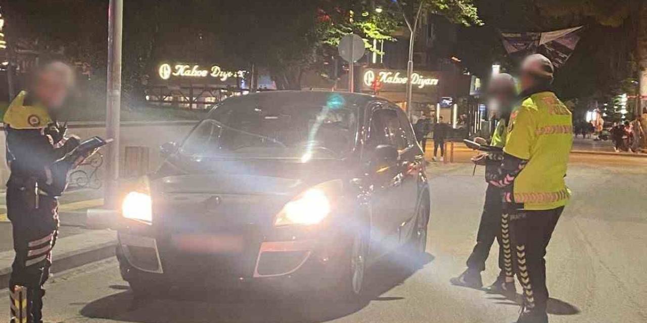 Burdur’da Trafik Uygulamalarında 263 Araca Cezai İşlem Uygulandı, 11 Araç Trafikten Men Edildi