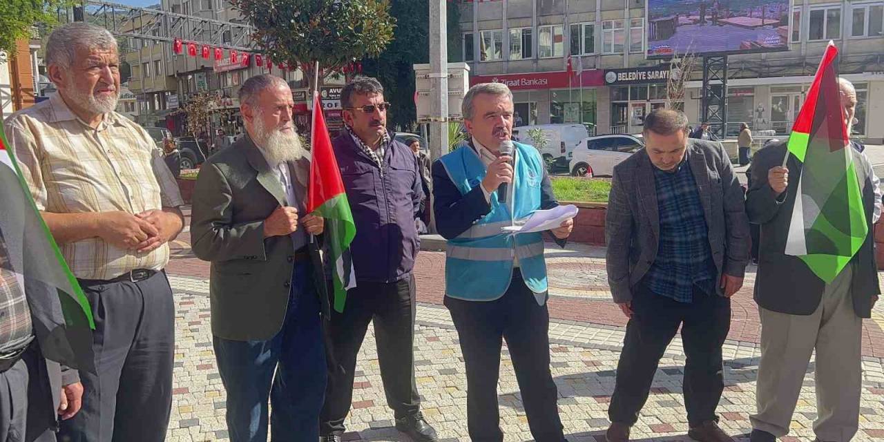 Vatandaşlar İsrail’i Kınadı