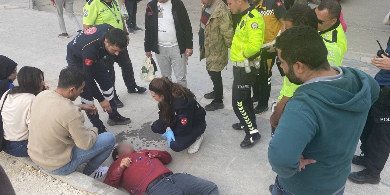 Kaldırımda Hareketsiz Yatan Genç Ekipleri Harekete Geçirdi