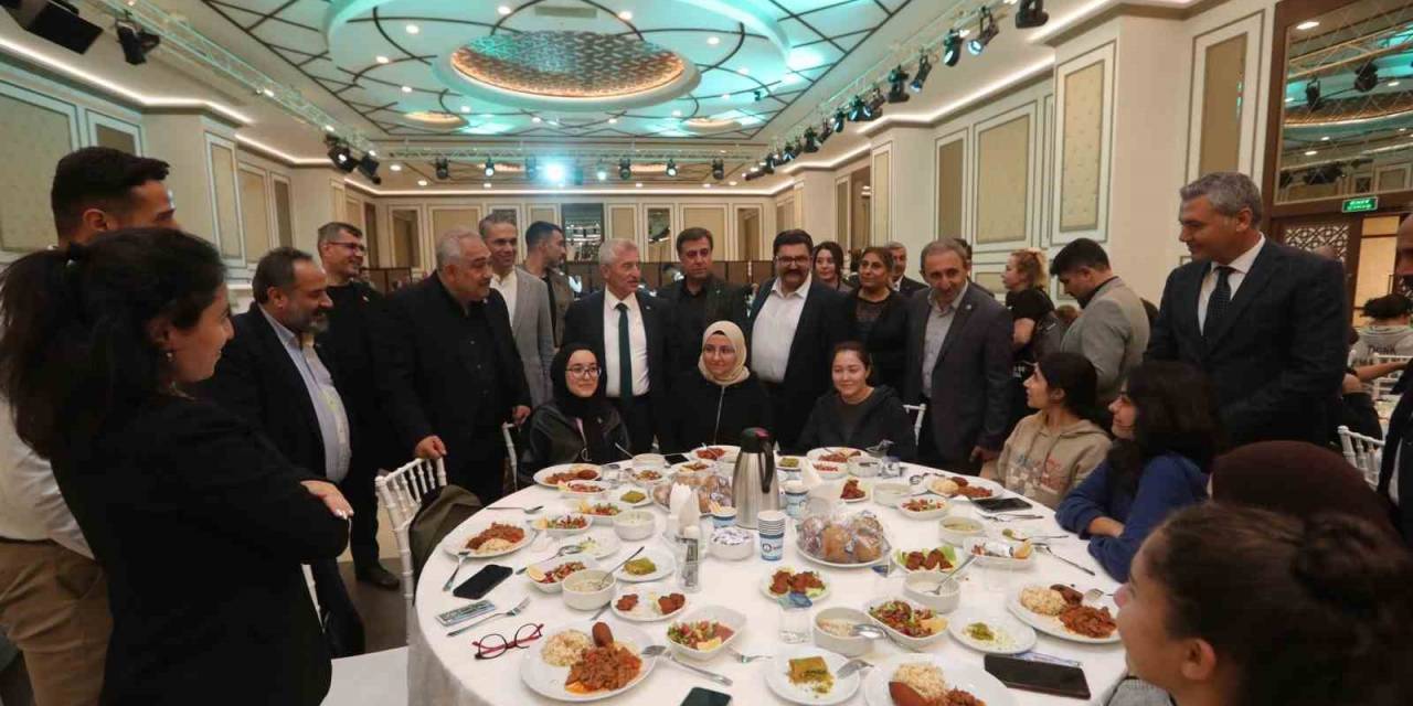 Şahinbey Belediyesi’nin 6. Kitap Fuarı Depremzede Öğrencileri Ağırladı