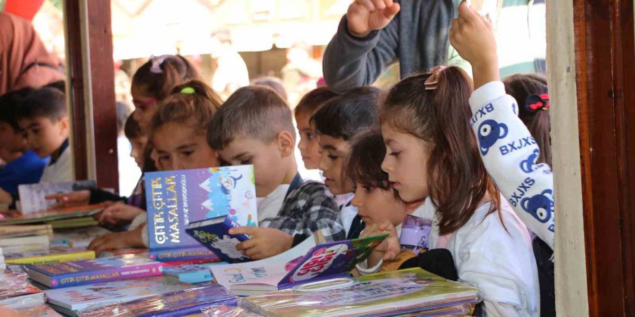 Batman’da 6. Kitap Fuarı Ve Kültür Sanat Festivali Düzenlendi