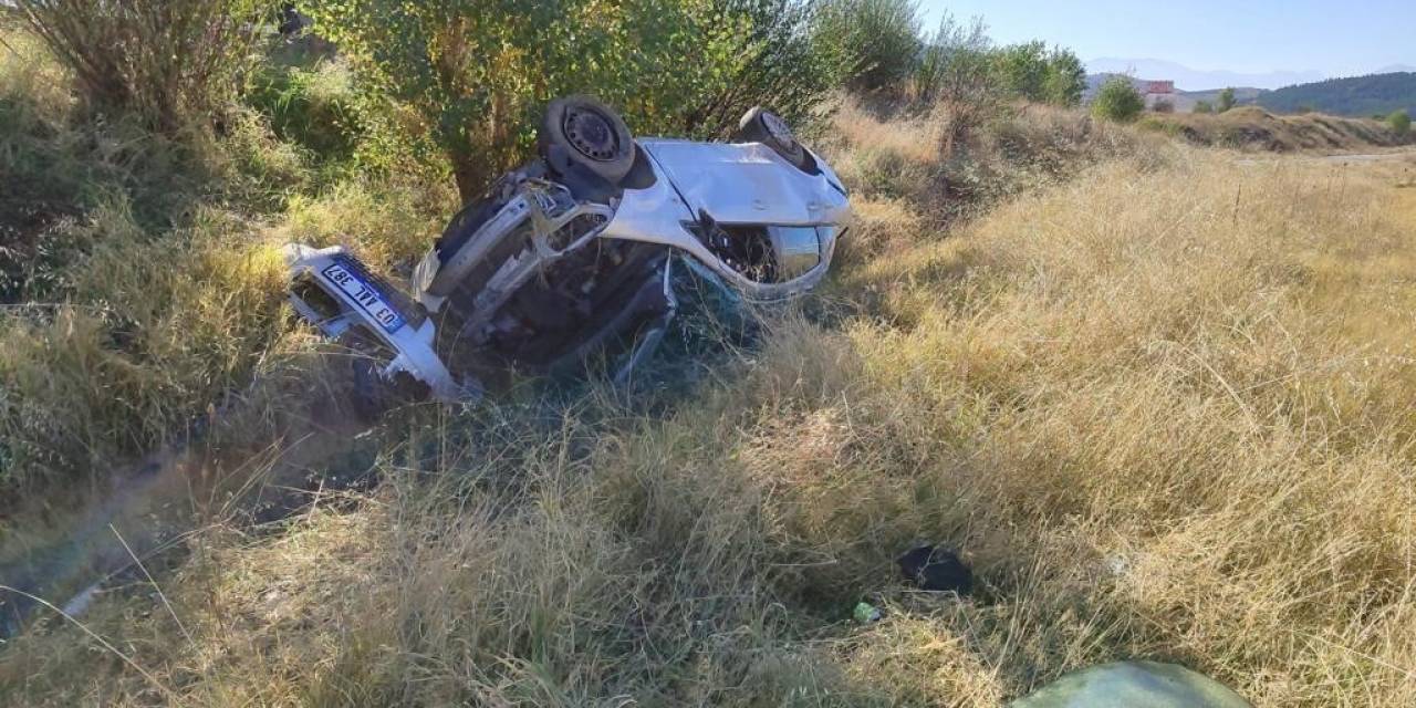 Takla Atan Otomobilde Biri 1 Yaşında Bebek Olmak Üzere 5 Kişi Yaralandı
