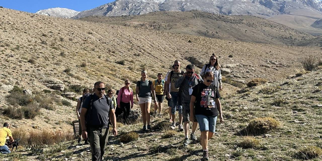 Fransız Ve Belçikalı Tur Operatörleri Aladağlar’ı Gezdi