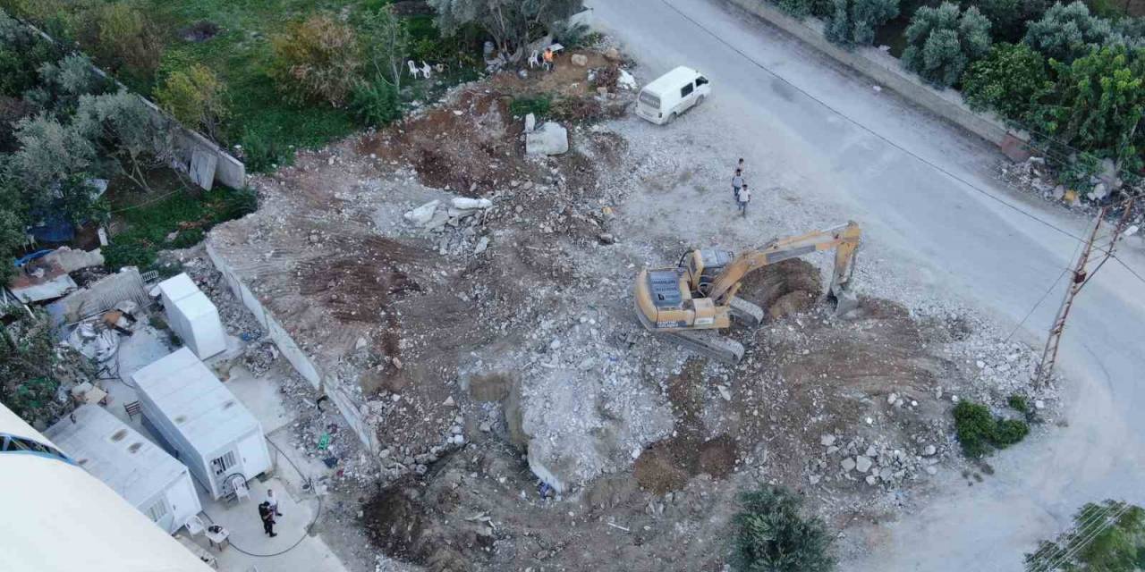 Yıkılan Evinin Yerine Yeni Yuva Kurmak İsteyen Depremzedenin Önündeki 400 Bin Tl’lik Engel Kalktı