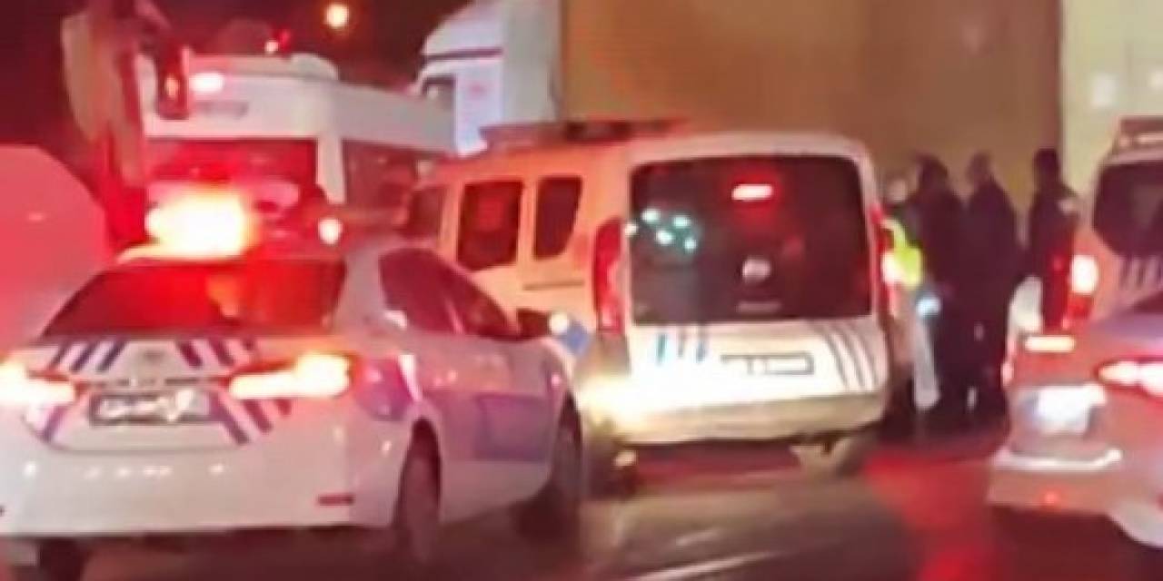 Polisi Peşine Taktı, Uzun Süre Aracından İnmedi