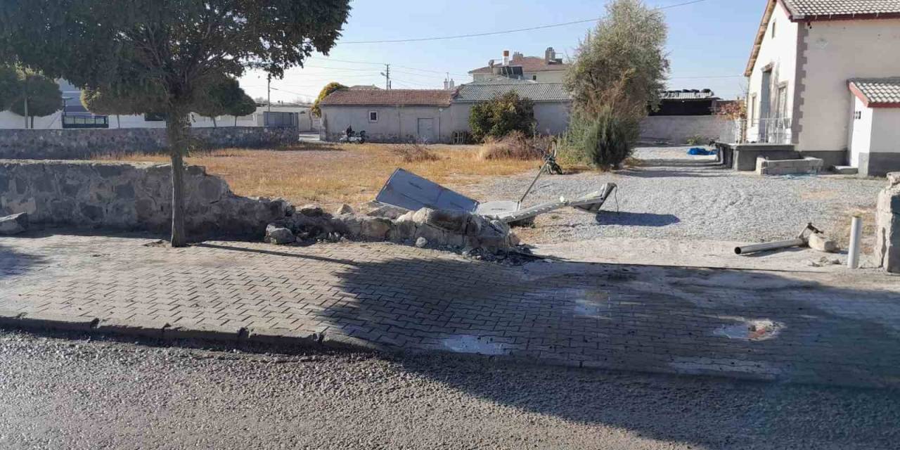 Konya’da Otomobil Motosiklete Çarptı: 1 Ölü, 2 Yaralı