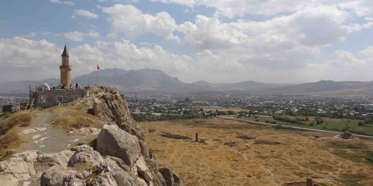 Osmanlı’nın Van’daki Sembolü Yeniden İbadete Açılıyor