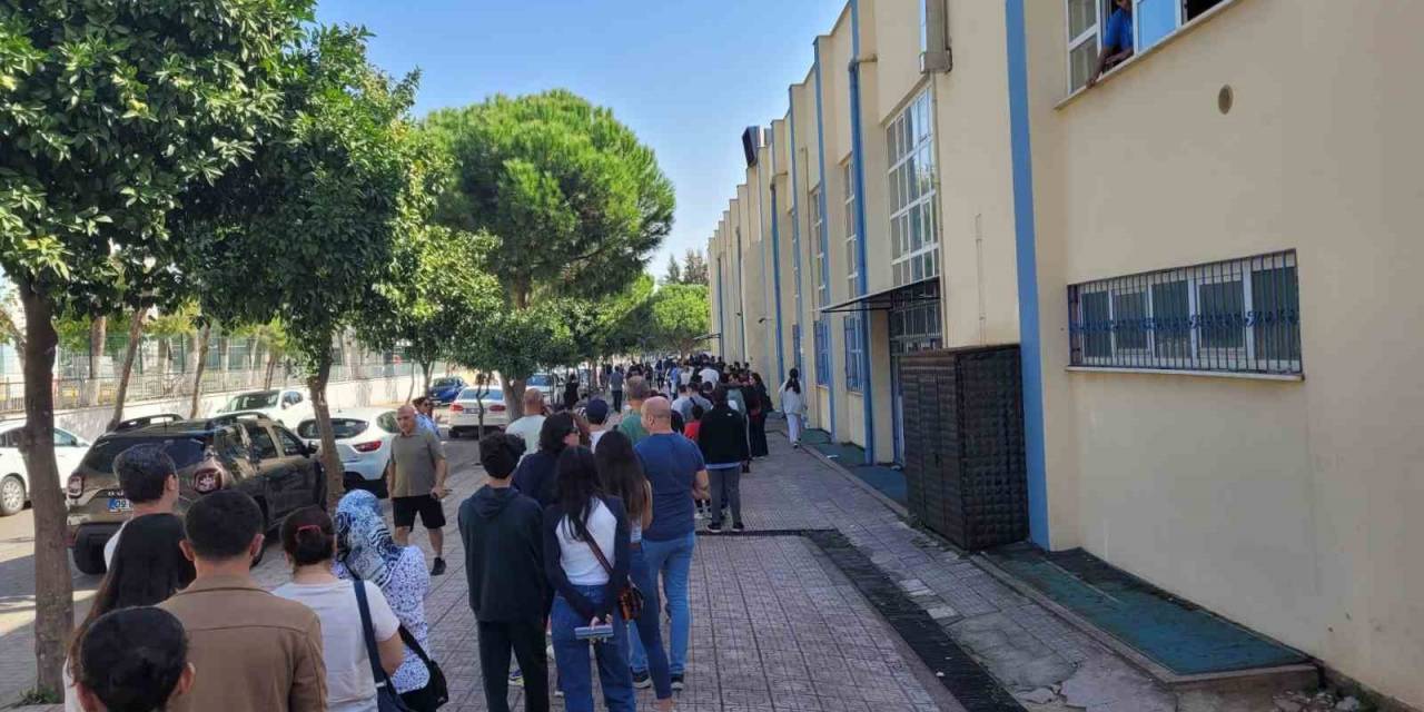 Aydınlı Sporseverler Filenin Sultanlarını Yalnız Bırakmıyor