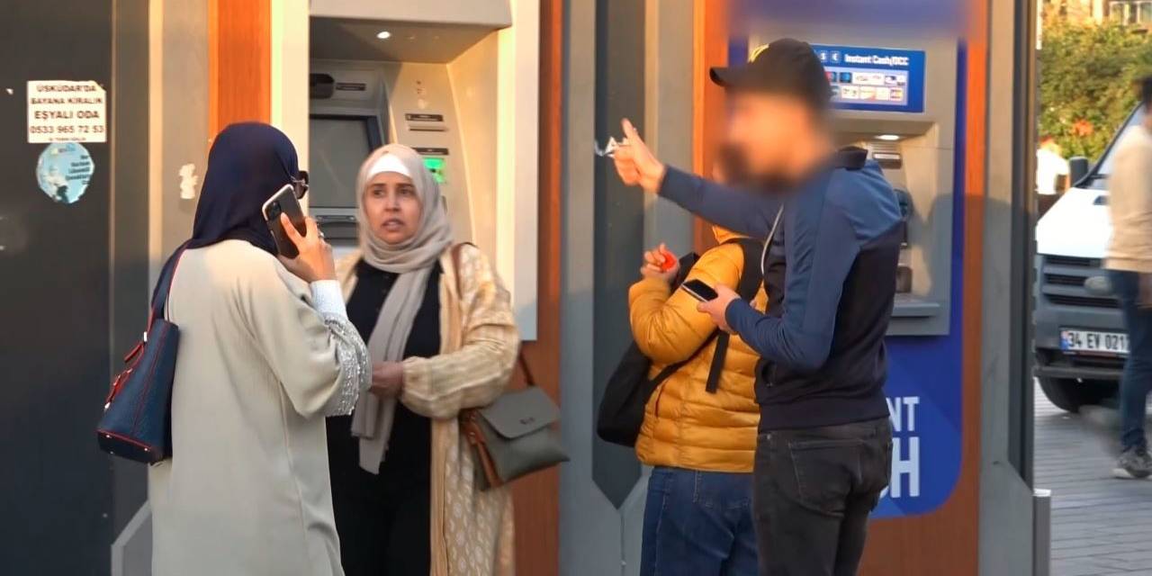 Taksim’de Yardım Bahanesiyle Turistlerin Kredi Kartını Çaldılar