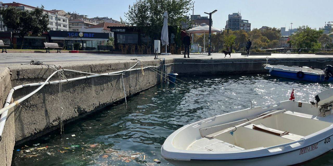 Bandırma’nın Meşhur Rüzgarı Poyraz, Yerini Lodosa Bırakınca Limanı Çöp Bastı