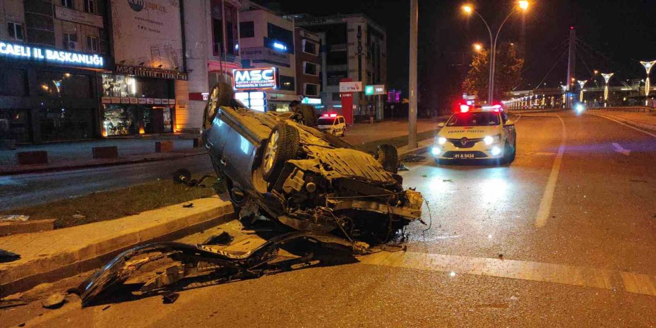 Trafik Tabelasına Çarpan Otomobil Takla Attı: 1’i Ağır 3 Yaralı