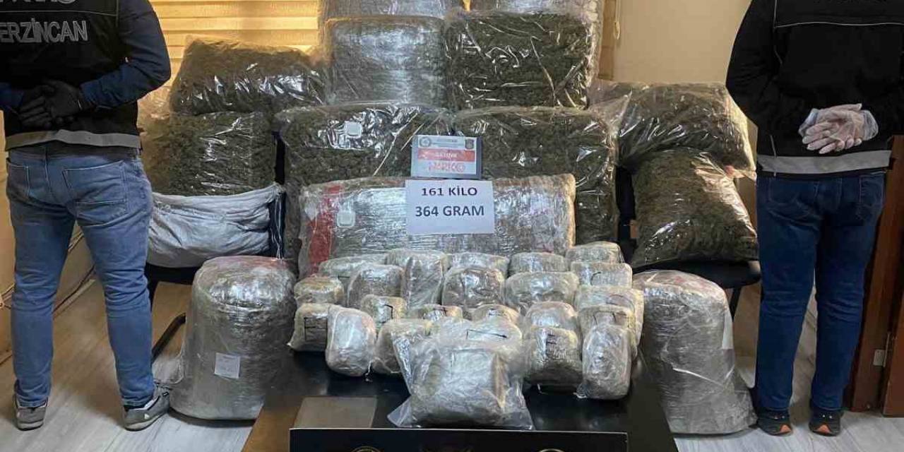 Erzincan’da 161 Kilo 364 Gram Uyuşturucu Skunk Ele Geçirildi