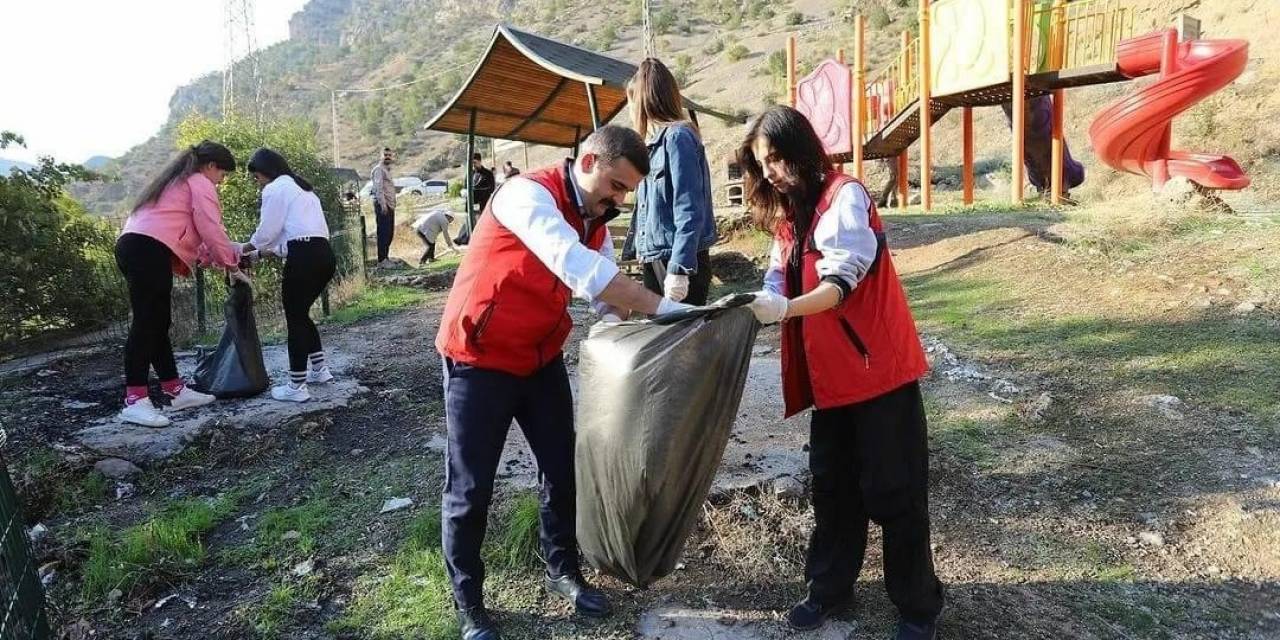 Çukurca’da Çevre Temizliği