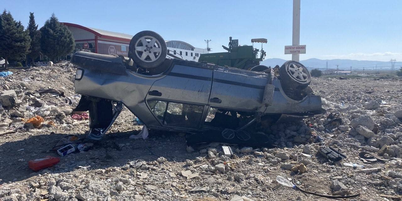 Takla Atan Otomobil 50 Metre Sürüklendi: 1 Yaralı