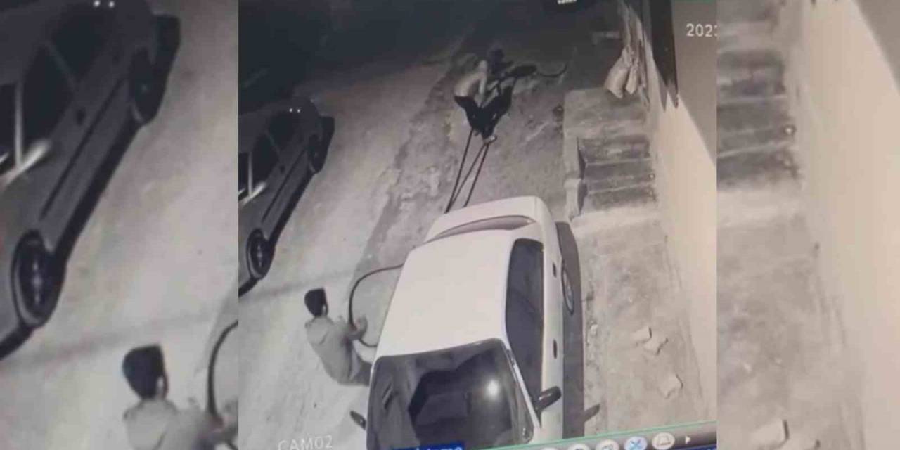 Rögar Kapağını Açıp Kabloları Çaldılar