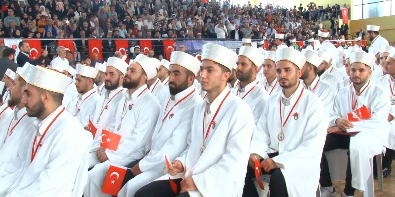 Gaziosmanpaşa’da 250 Öğrenci Hafız İcazet Aldı