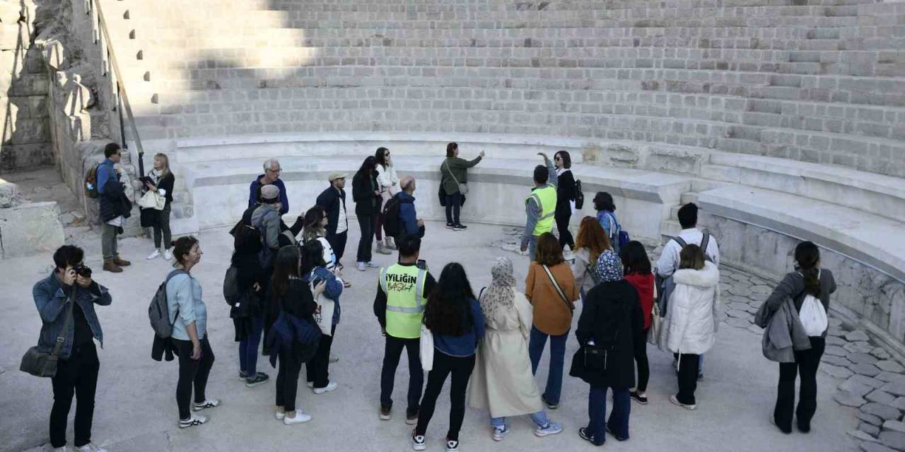 Antik Roma Tiyatrosu, Akademik Çalışmalara Ev Sahipliği Yapıyor