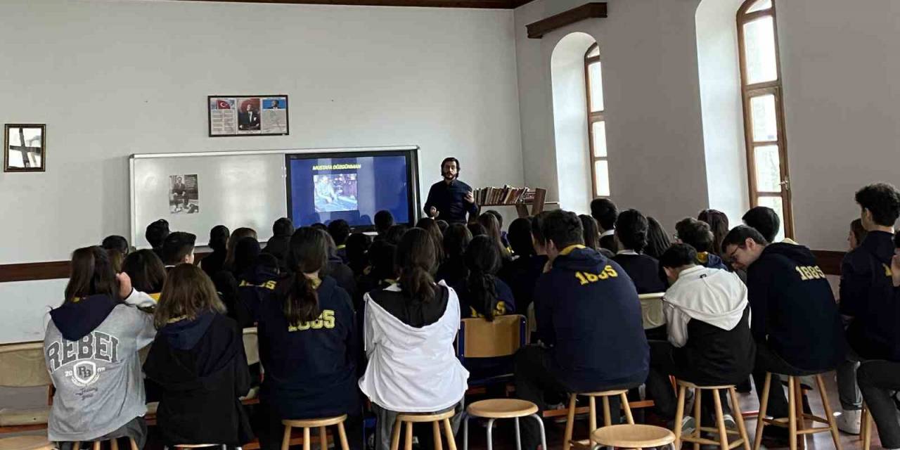 Lise Öğrencilerine Üniversiteden ‘Türk Ebrusu’ Sunumu Yapıldı