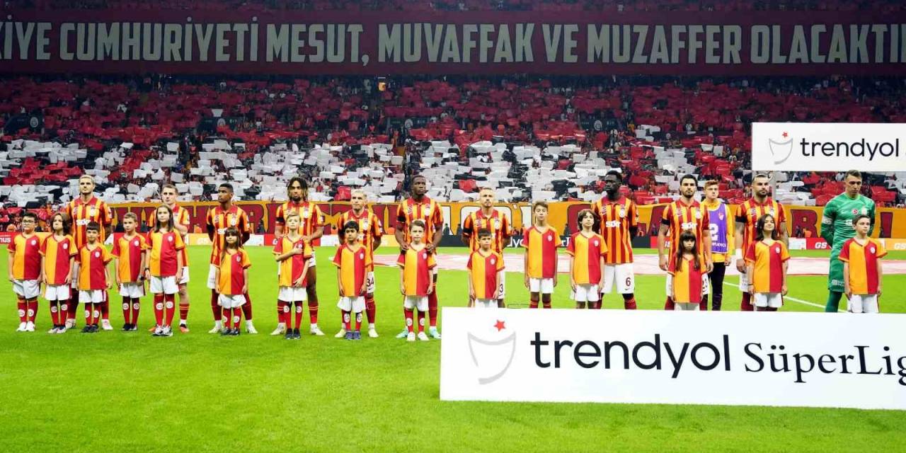 Derbide Filistin İçin Saygı Duruşunda Bulunuldu