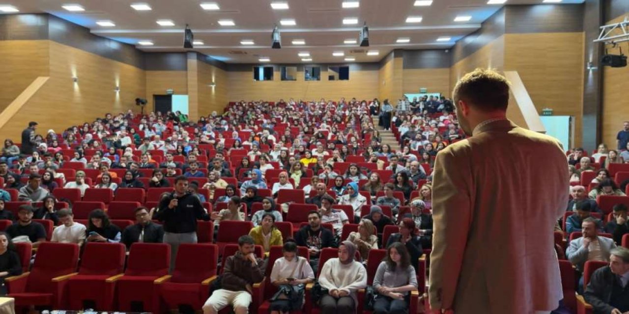 RTEÜ'de Öğrenci Toplulukları Koordinasyon Toplantısı Gerçekleştirildi