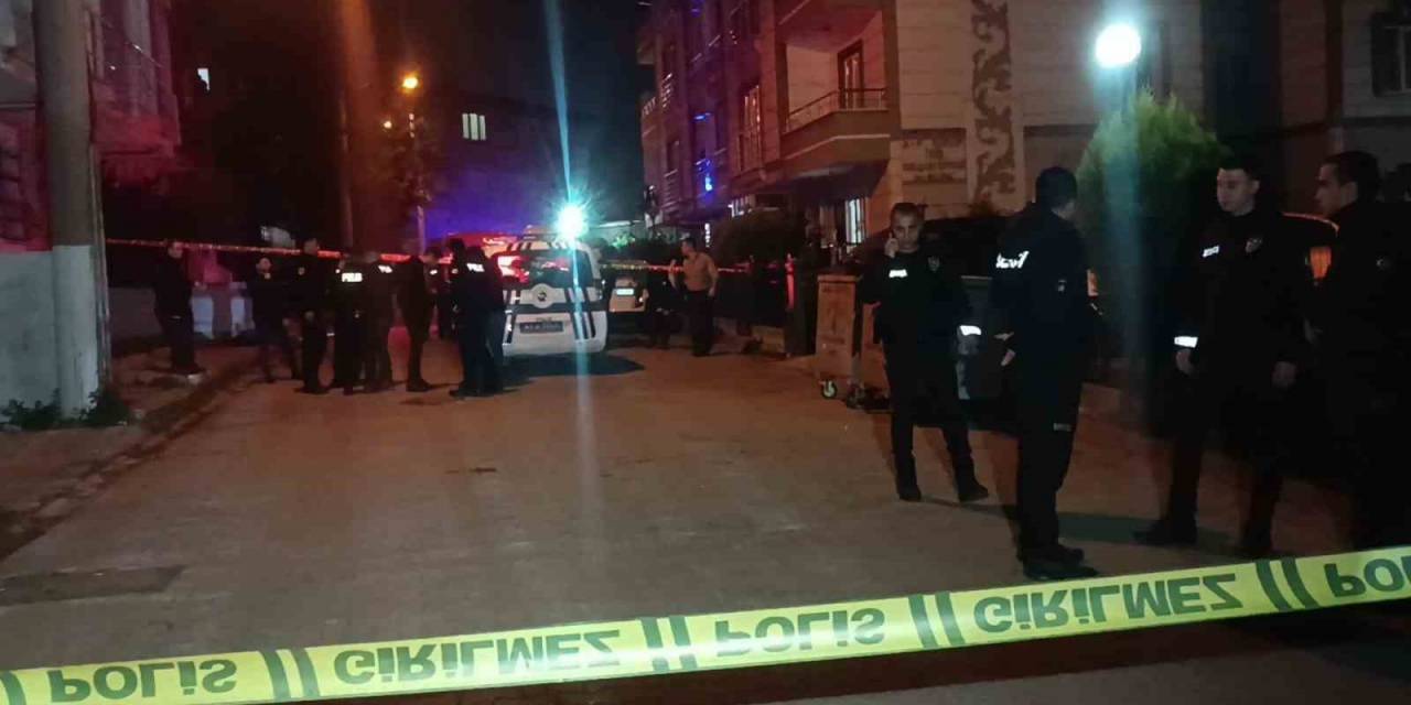 İki Grup Arasında Kavga: 3 Kişi Bıçaklandı, Bir Kişi De Kalp Krizi Geçirdi
