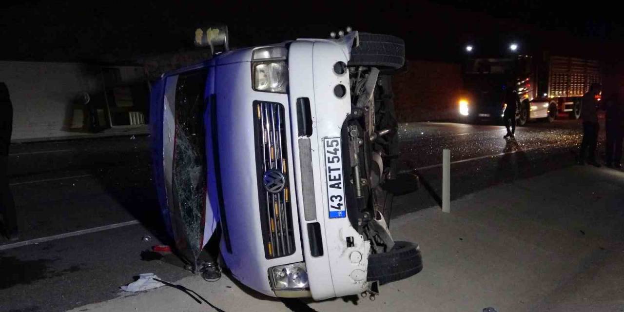 Uşak’ta İki İşçi Servisi Çarpıştı: 28 Yaralı