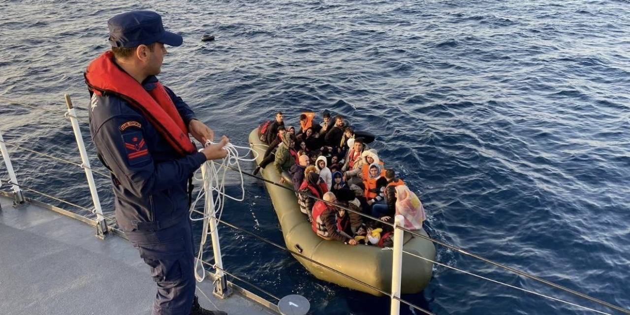 Ayvacık Açıklarında Yunan Unsurlarınca Ölüme Terk Edilen 44 Kaçak Göçmen Kurtarıldı
