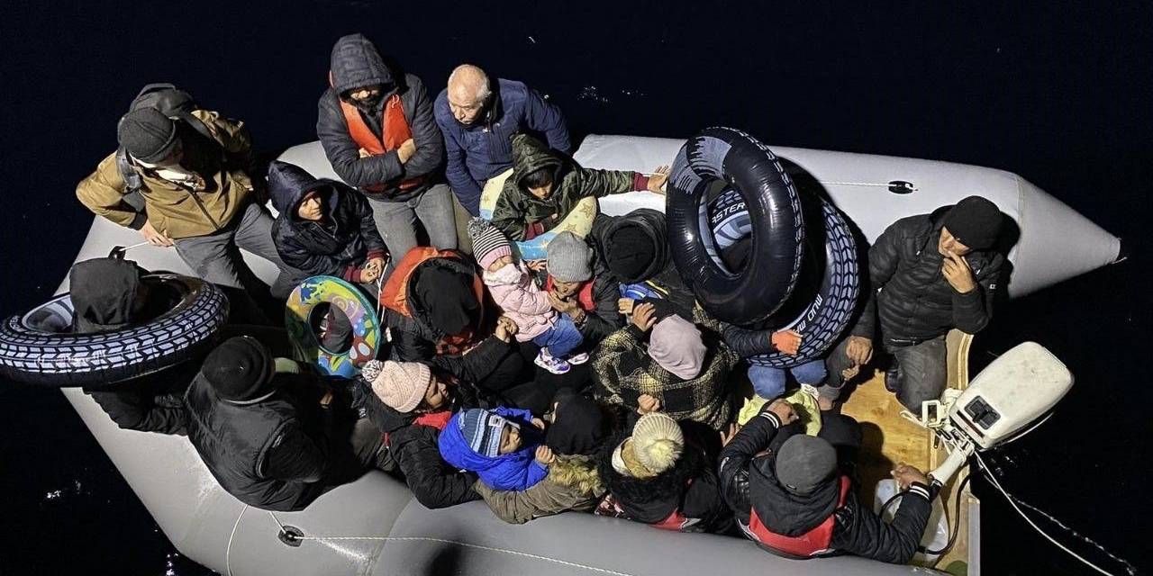 Ayvacık Açıklarında 19 Kaçak Göçmen Yakalandı