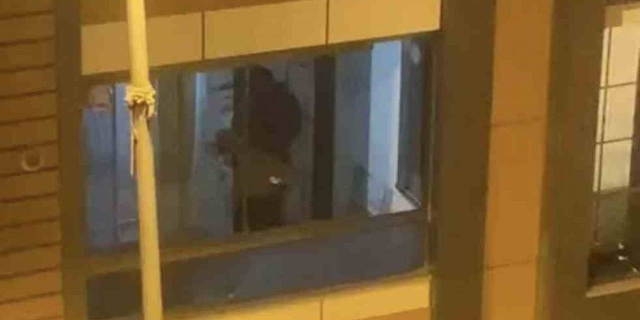 Esenyurt’ta Apartmanı Kurşun Yağmuruna Tuttular