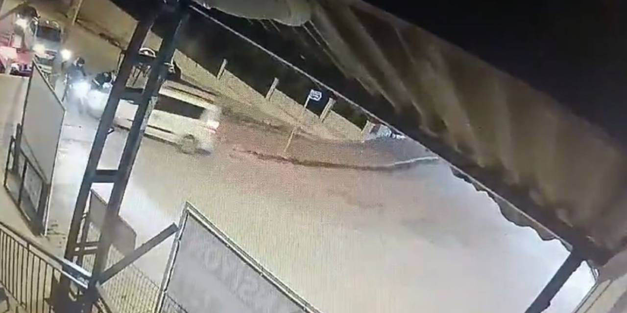 Uygulama Noktasında 2’si Polis 4 Kişiye Çarpıp Kaçan Aracın Güvenlik Kamerası Görüntüleri Ortaya Çıktı