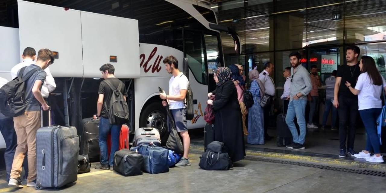 İkinci Çeyrekte Yurt İçinde İkamet Eden 13 Milyon 639 Bin Kişi Seyahate Çıktı