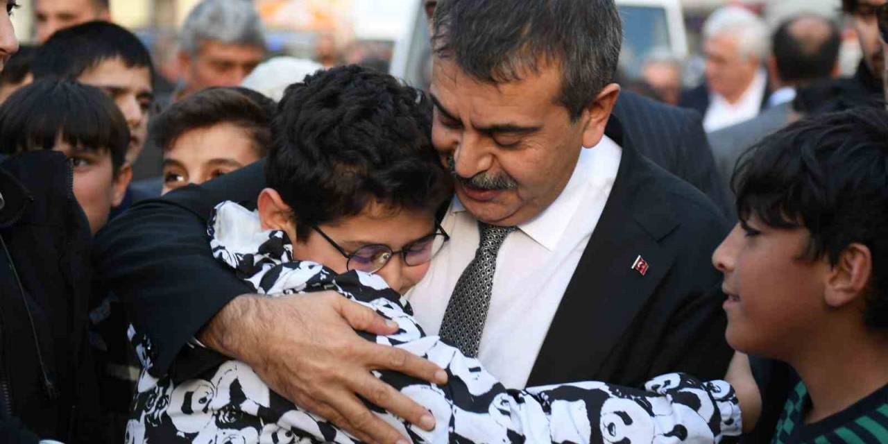 Bakan Tekin’den Erzurum’a Dair Duygu Yüklü Paylaşım