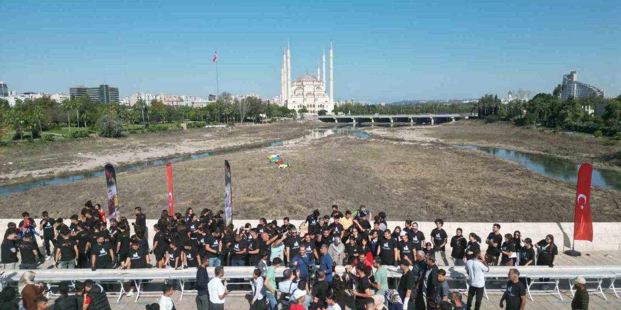 Tarihi Köprüde 320 Metrelik ’piton Döner’ Yapıldı