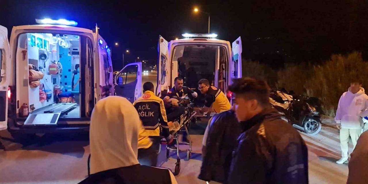 İzmir’de Motosiklet İle Otomobil Çarpıştı: 2 Ölü