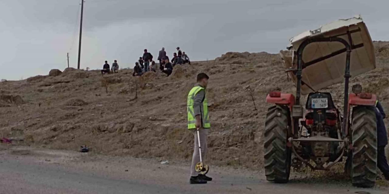 Sürüklenen Traktörden Düşen Sürücü Hayatını Kaybetti