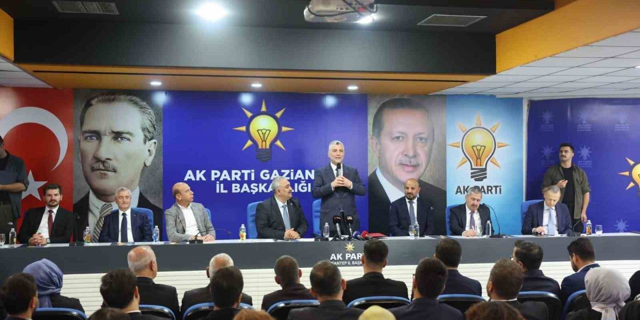 Bakan Bolat, Ak Parti Gaziantep Teşkilatı İle Buluştu