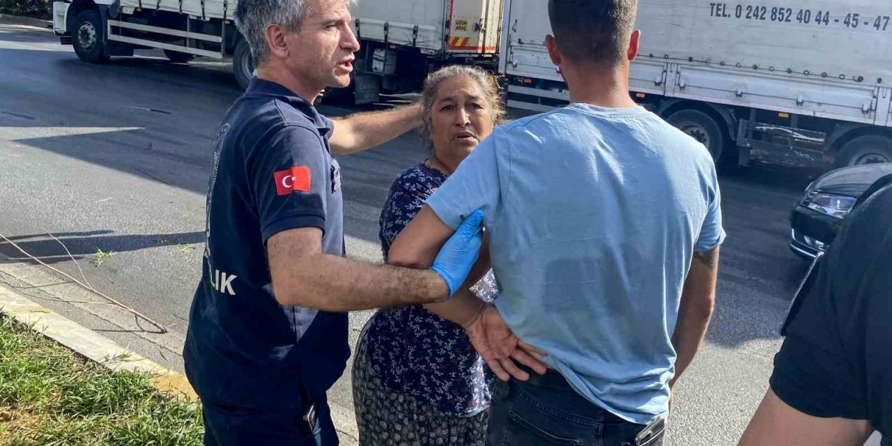Feci Kazada Ölümden Dönen Gence, Kadın Akrabasından Sevinç Öpücüğü