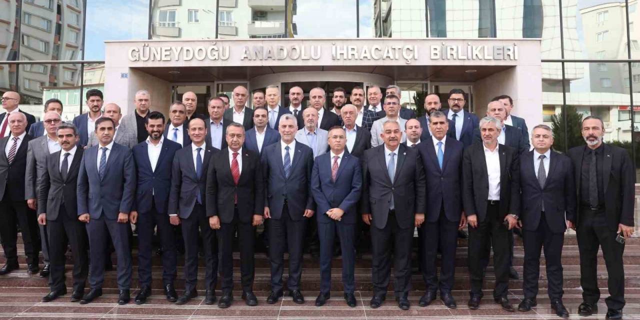 Ticaret Bakanı Ömer Bolat Gaib Yönetim Kurulu İle Bir Araya Geldi