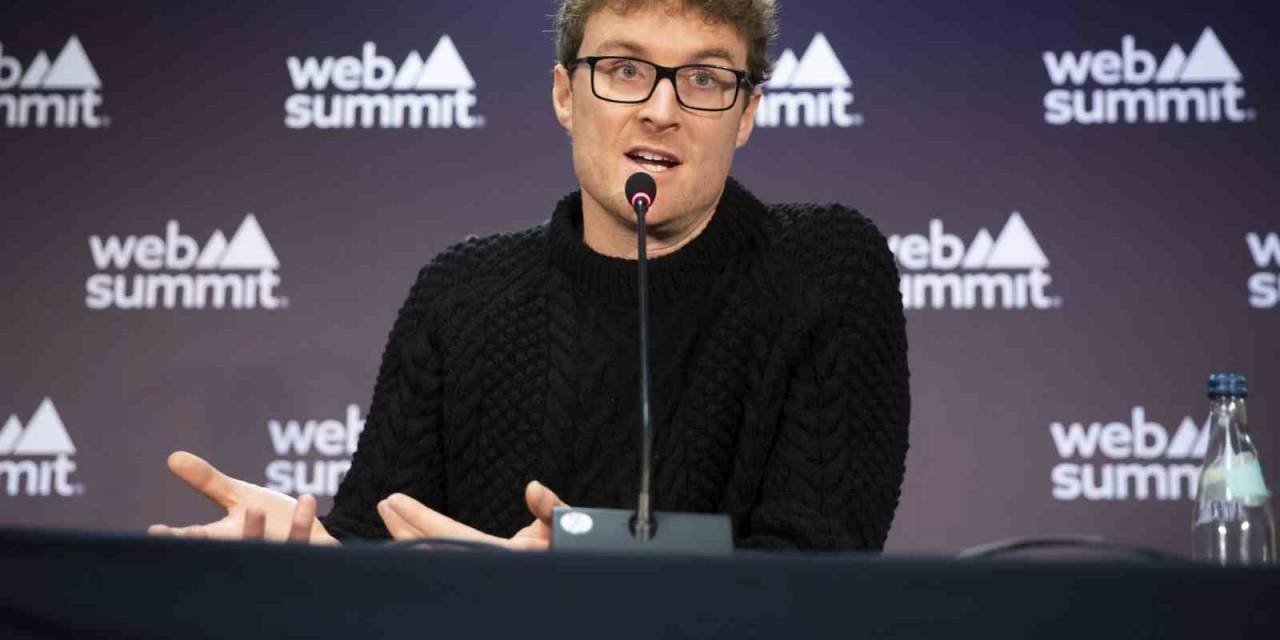 İsrail’i Eleştiren Web Summit Ceo’su Tepkilerin Ardından İstifa Etti