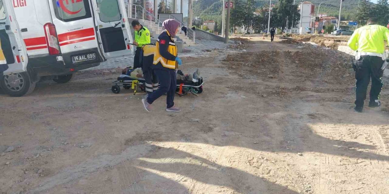 Burdur’da Dere Islah Projesinde İnşaat Alanına Düşen 2 İşçi Yaralandı