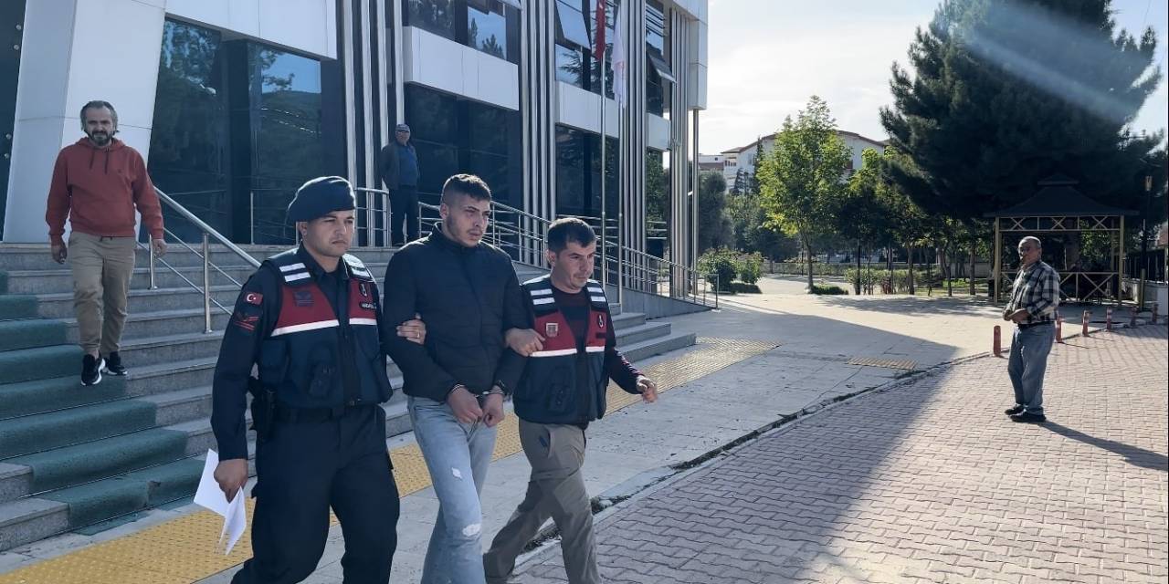 Dur İhtarına Uymayıp 2’si Polis 4 Kişiye Çarparak Yaralayan Şüpheli Tutuklandı