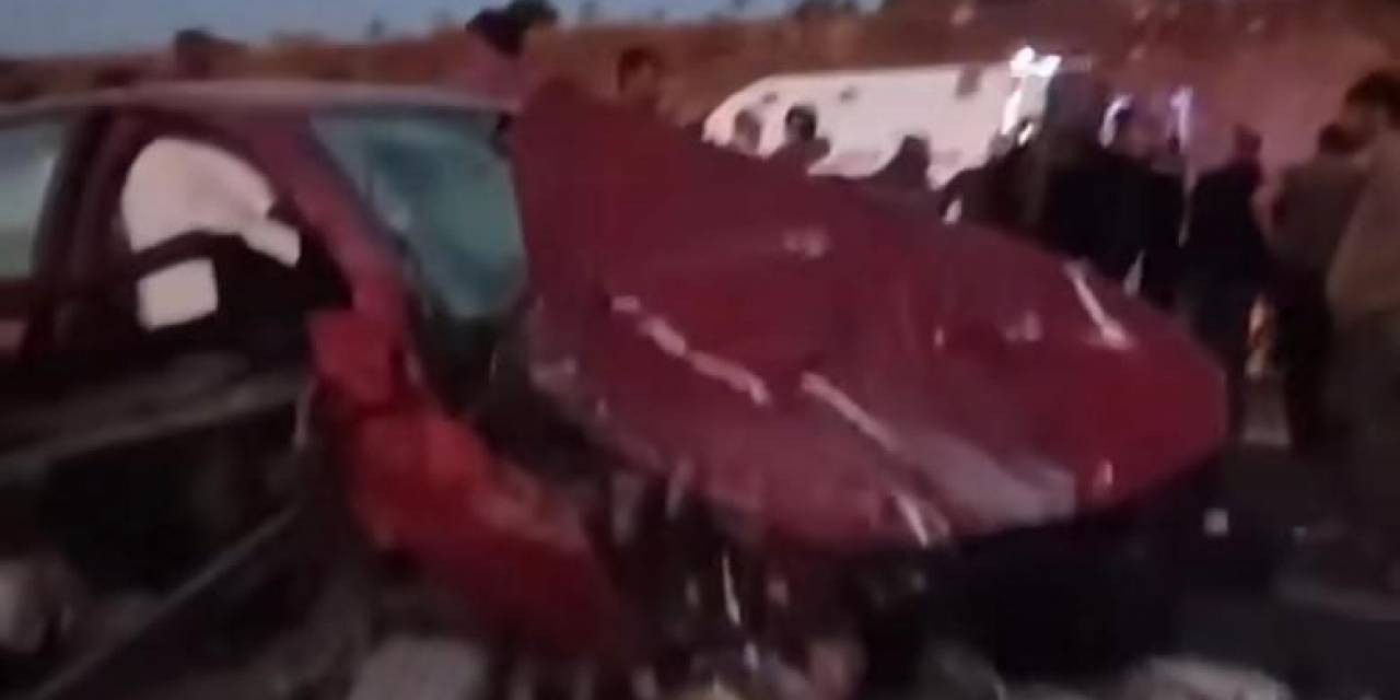 Diyarbakır’da Hafif Ticari Araç Otomobille Çarpıştı: 6 Yaralı