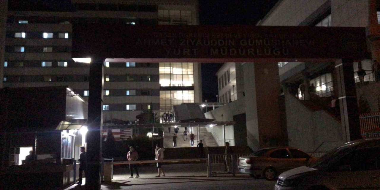 Öğrenci Yurdunda "Yan Baktın" Kavgası: 1 Yaralı