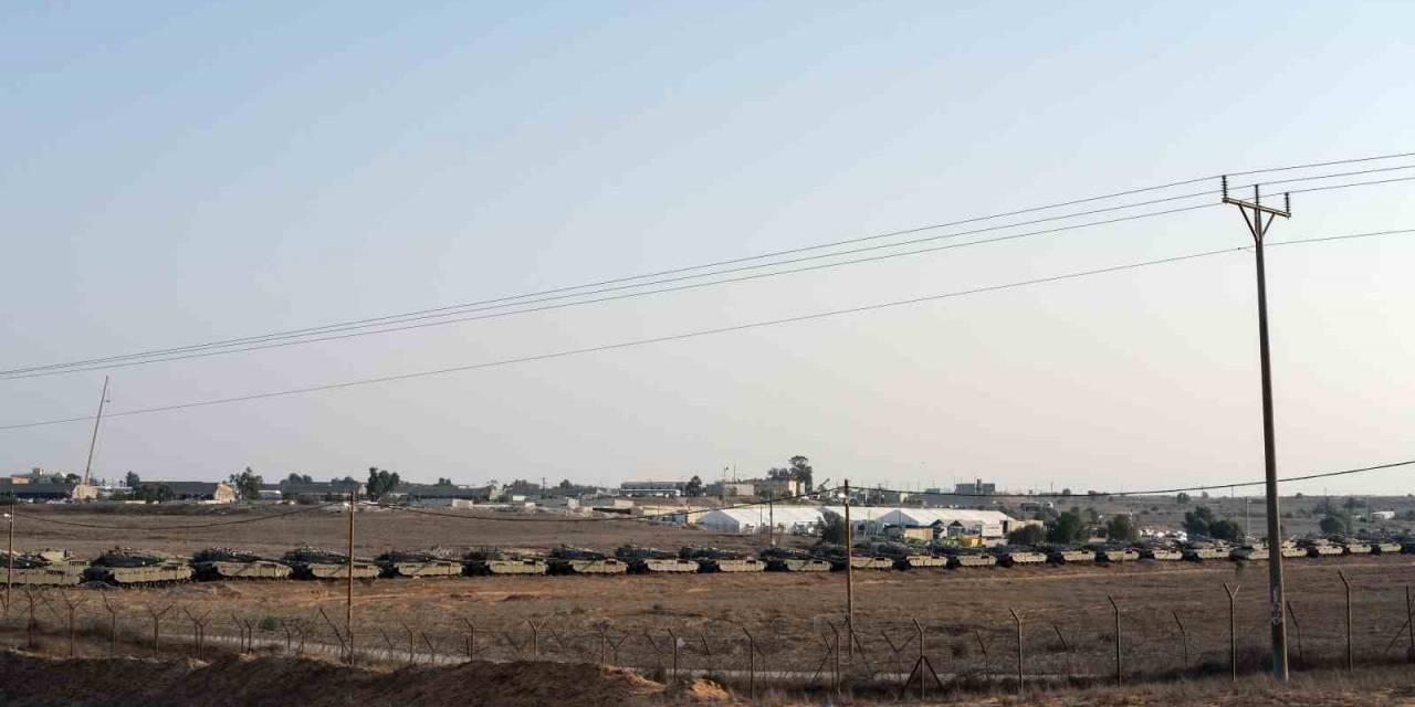 İsrail’e Ait Çok Sayıda Tank Sınırda Bekletiliyor