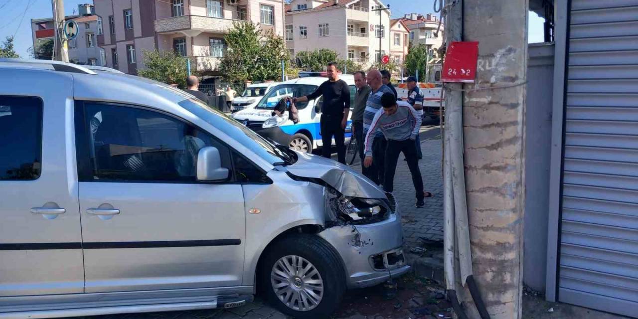 Ehliyetsiz Sürücünün Yayaya Çarptığı Kaza Kamerada
