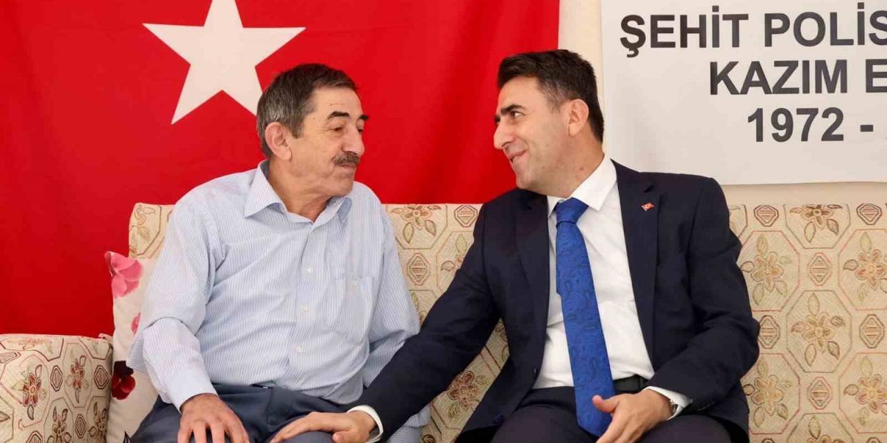 Vali Aygöl Şehit Ailesinin Acısını Paylaştı