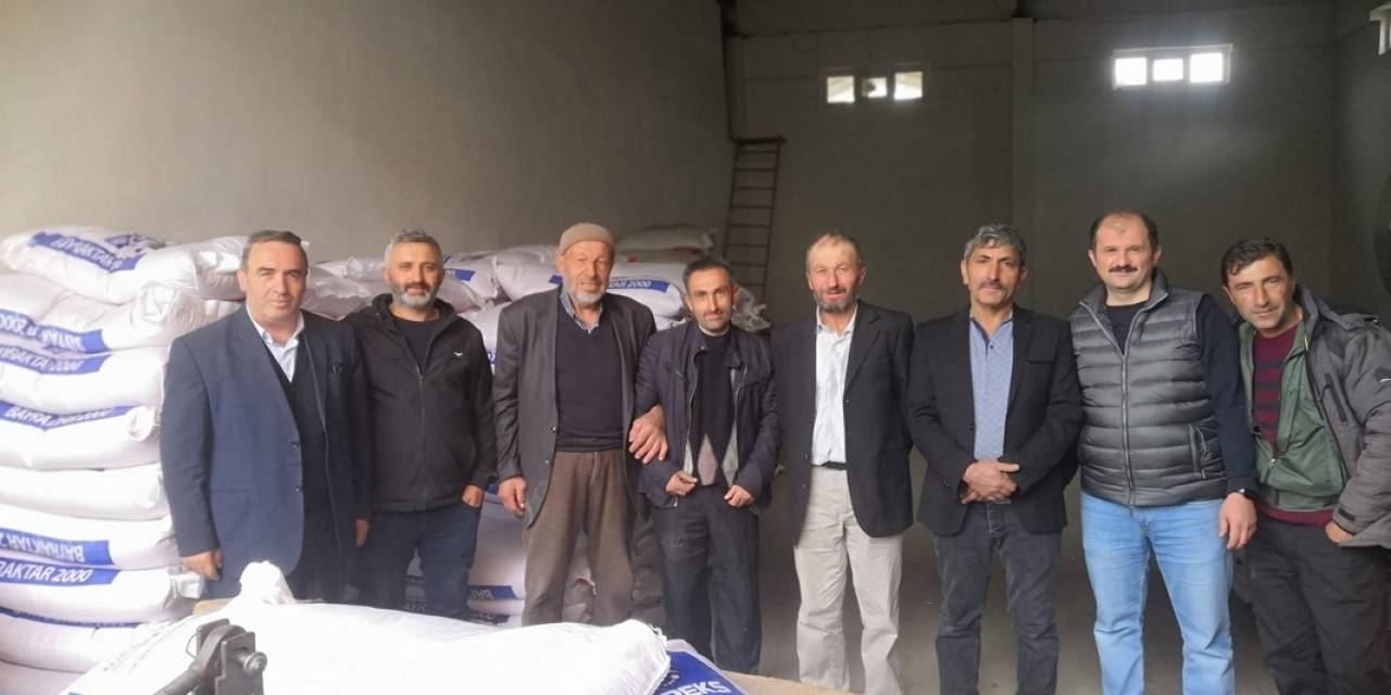 Alucra’da Üreten Çiftçiye Tohum Desteği Verildi